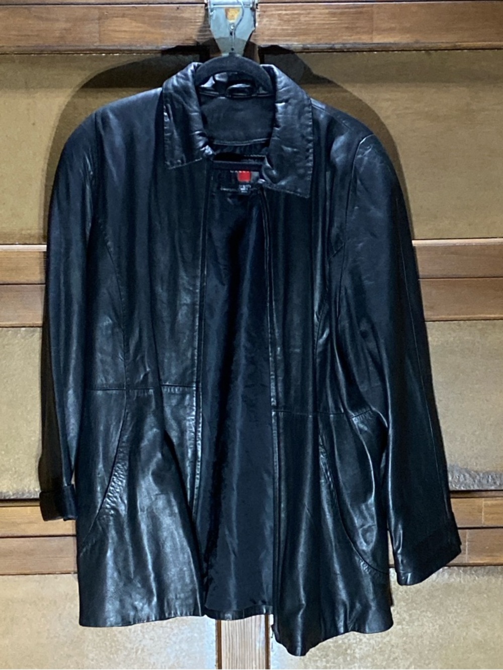 Gallery Black Leather Women's Jacket with Classic Collar